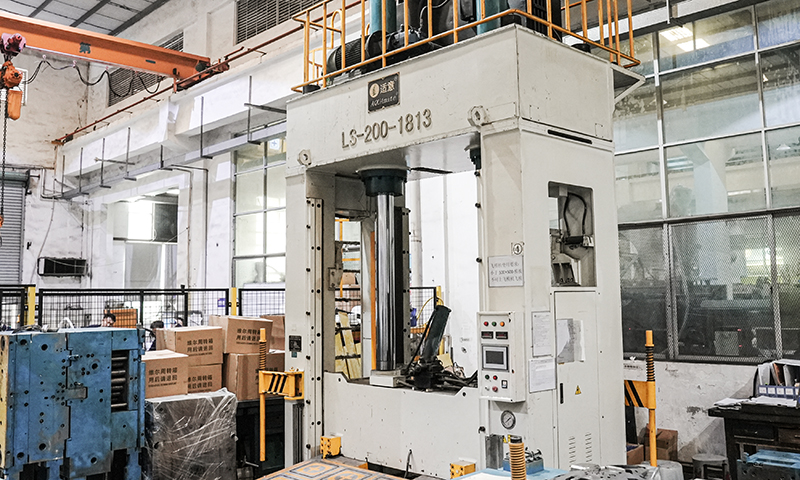 Mold Fitting Machine